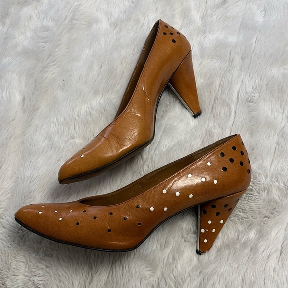 Vintage Stuart Weitzman pumps - Picture 1 of 8